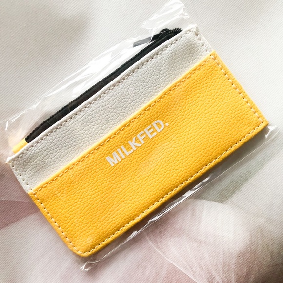 Peanuts snoopy Charlie Brown cartoon wallet card coin ID holder yellow w… - Picture 4 of 7